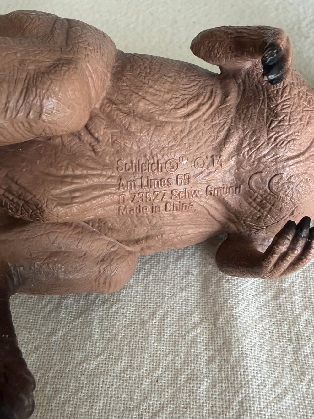 Schleich Giganotosaurus Dinosaur Figure Toy - Picture 3 of 7
